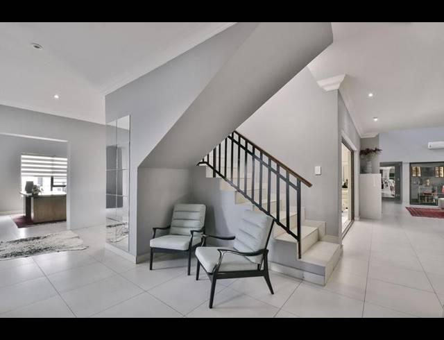 5 BEDROOM HOUSE FOR SALE IN PINEHAVEN